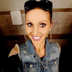 Meet your Posher, Heidi